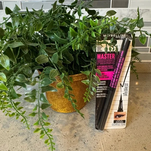 MAYBELLINE NEW YORK - Black All Day Liquid Eyeliner - Picture 1 of 2